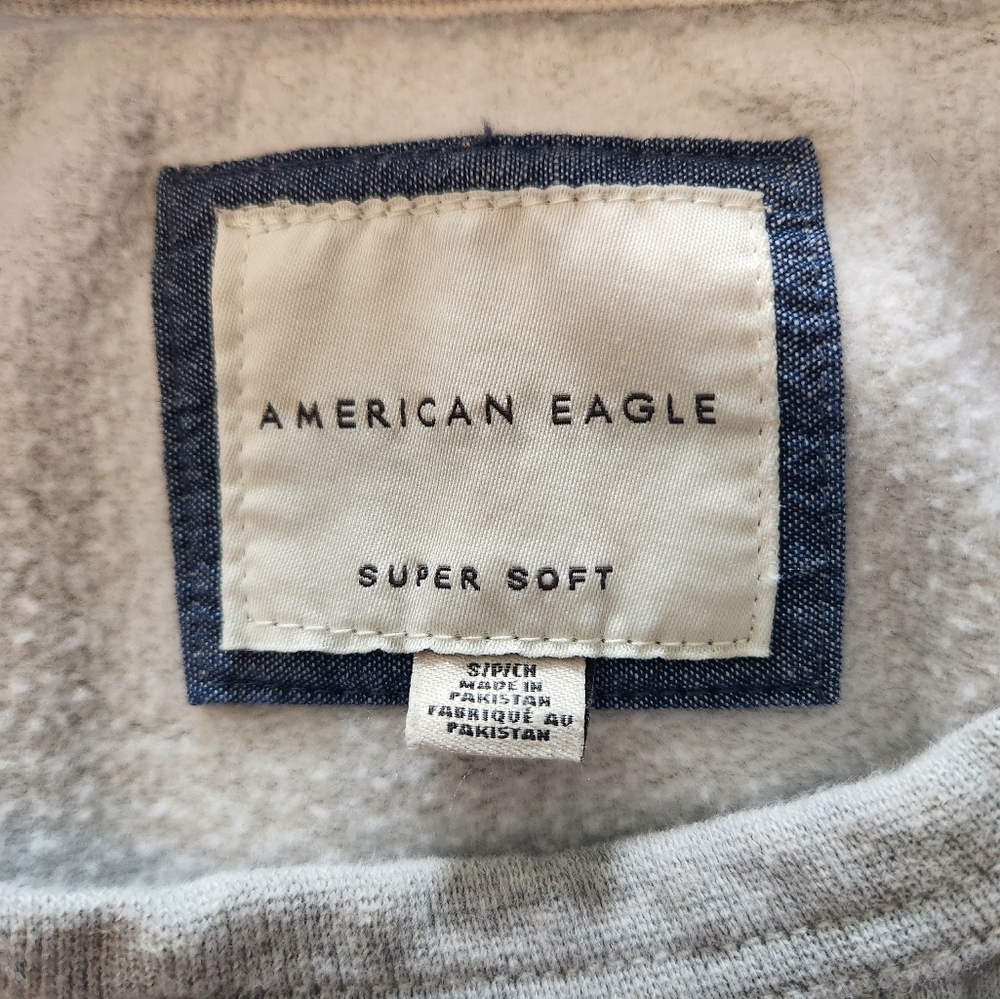 American Eagle sweatshirt